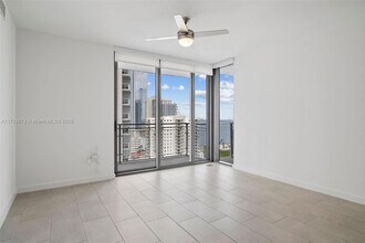 2150 N Bayshore Dr, Unit 0609 in Miami, FL - Building Photo - Building Photo