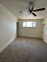 524 SE Douglas Ave in Roseburg, OR - Building Photo - Building Photo