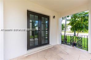 3220 S Le Jeune Rd in Miami, FL - Building Photo - Building Photo