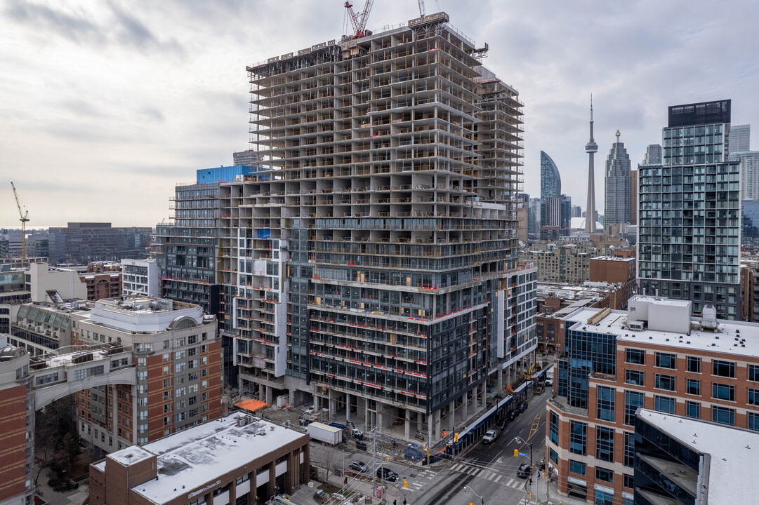 Time and Space Condos in Toronto, ON - Building Photo