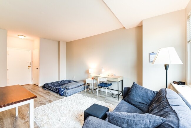 property at 1021 Arlington Blvd