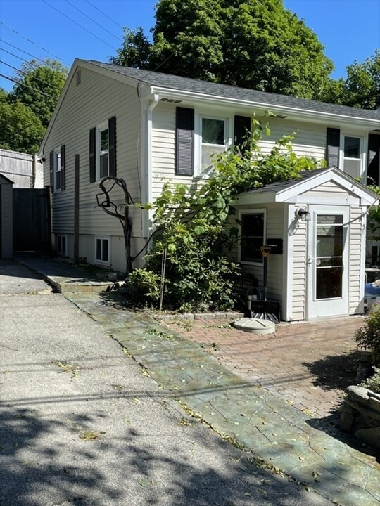 5 Elm Ave-Unit -B in Hull, MA - Building Photo