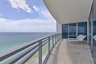 3535 S Ocean Dr, Unit 2002 in Hollywood, FL - Foto de edificio - Building Photo