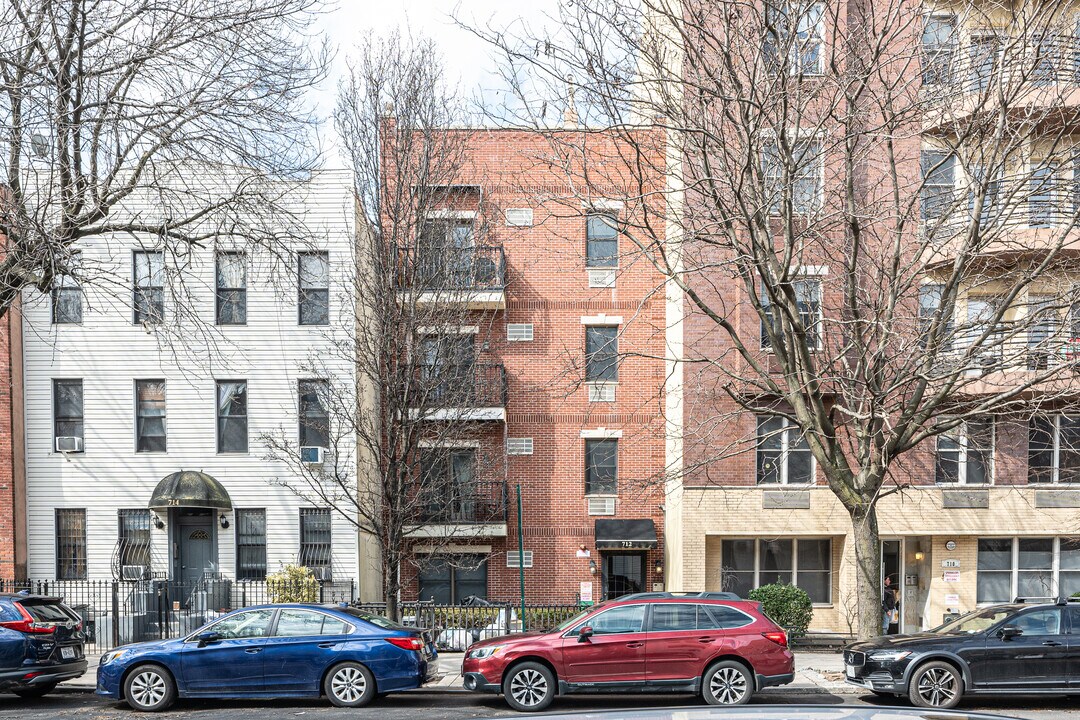 712 Sixth Ave in Brooklyn, NY - Building Photo
