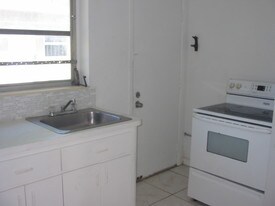 13355 Arch Creek Rd, Unit 4