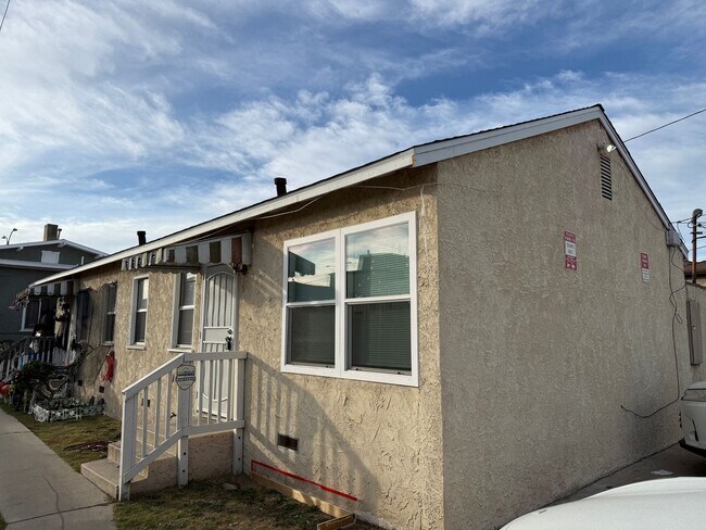 1824 Cabrillo Ave-Unit -1828 B in Torrance, CA - Building Photo - Building Photo