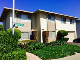 401 Studio Cir in San Mateo, CA - Foto de edificio - Building Photo