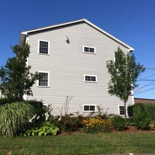 25 Thomas Ave in Buzzards Bay, MA - Building Photo - Building Photo