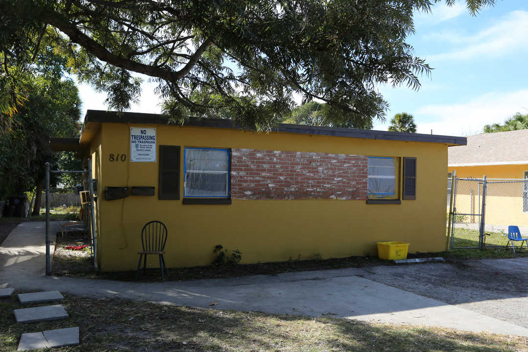 810 5th St in West Palm Beach, FL - Building Photo