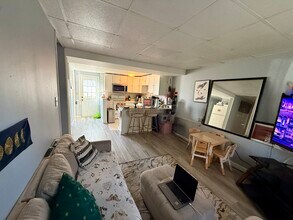 7724 Acrocomia Dr in Hanover, MD - Foto de edificio - Building Photo