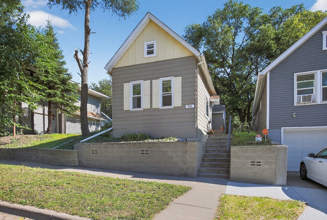 property at 916 Farrington St