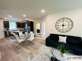 463 Old Post Rd in Edison, NJ - Building Photo