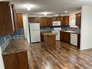 819 Pitt Ave in Springfield, TN - Foto de edificio - Building Photo