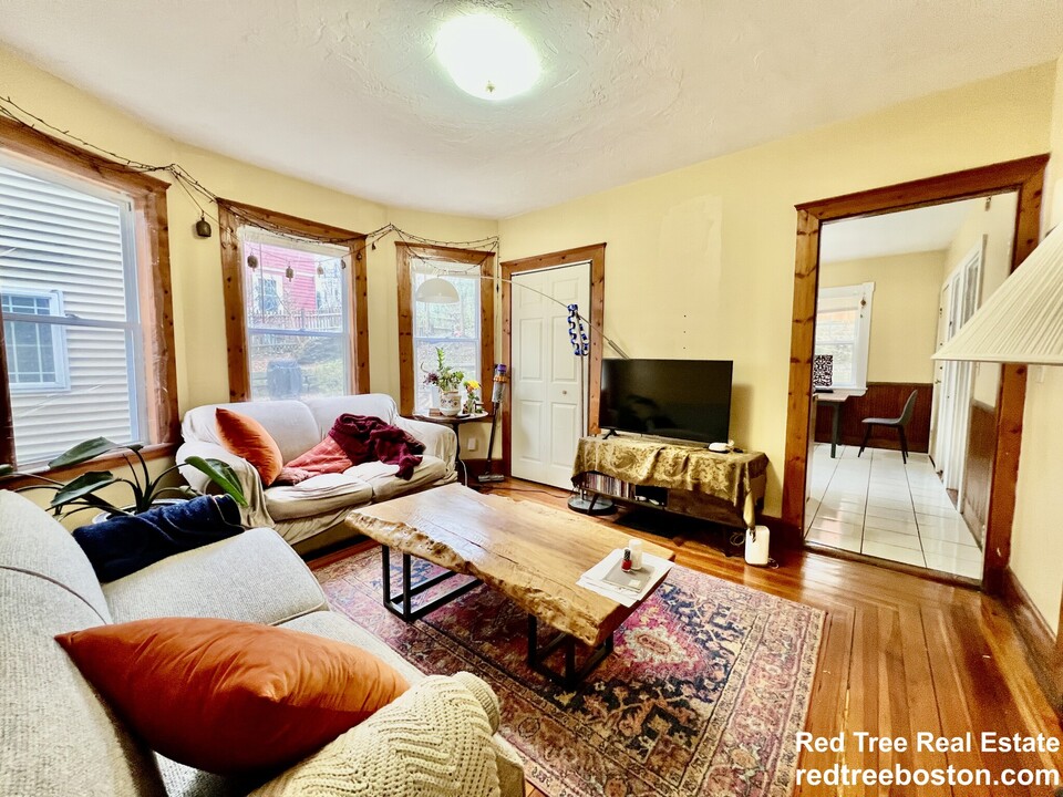 69 Woodlawn St, Unit 1 in Boston, MA - Building Photo