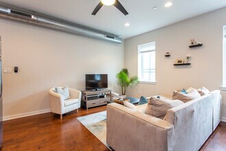 830 S 4th St in Philadelphia, PA - Building Photo - Building Photo