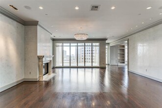 2525 N Pearl St in Dallas, TX - Building Photo - Building Photo