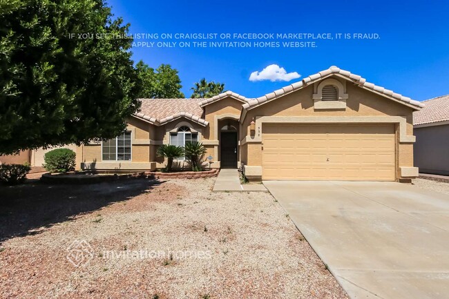 property at 538 W Country Estates Ave
