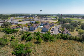 Devine Place Apartments in Devine, TX - Building Photo - Building Photo