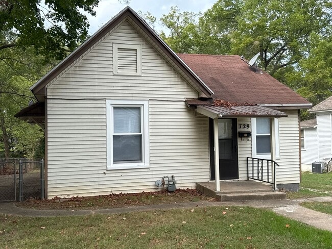 property at 729 S Newton Ave