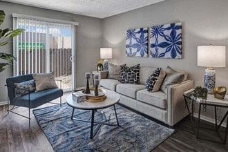 Wilson Plaza in Columbus, OH - Foto de edificio - Building Photo