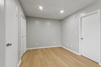 Swan Creek Apartments in Athens, AL - Building Photo - Building Photo