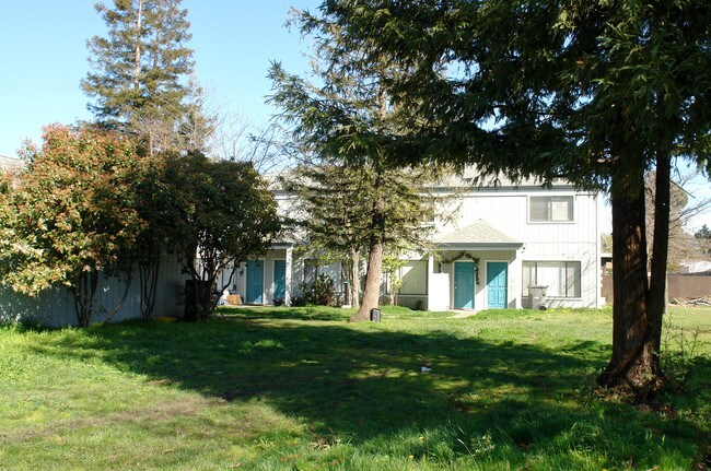 2560 Kenton Ct in Santa Rosa, CA - Building Photo - Building Photo