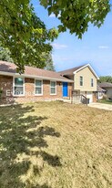 7408 NW 78th St in Kansas City, MO - Building Photo