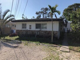 1658 NE 32nd St, Unit 3