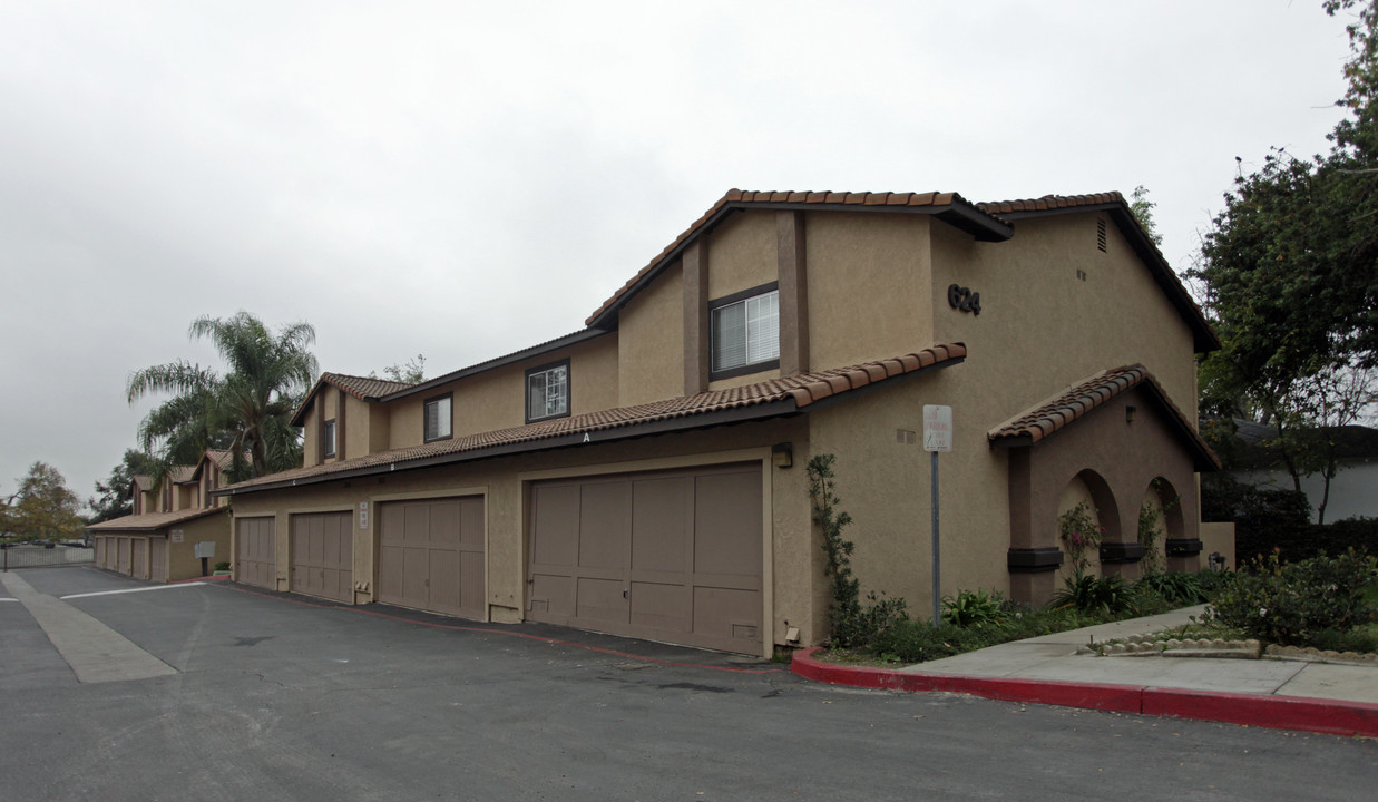 Arrow Townhomes in Upland, CA - Building Photo