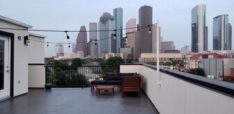 1124 W Dallas St in Houston, TX - Building Photo