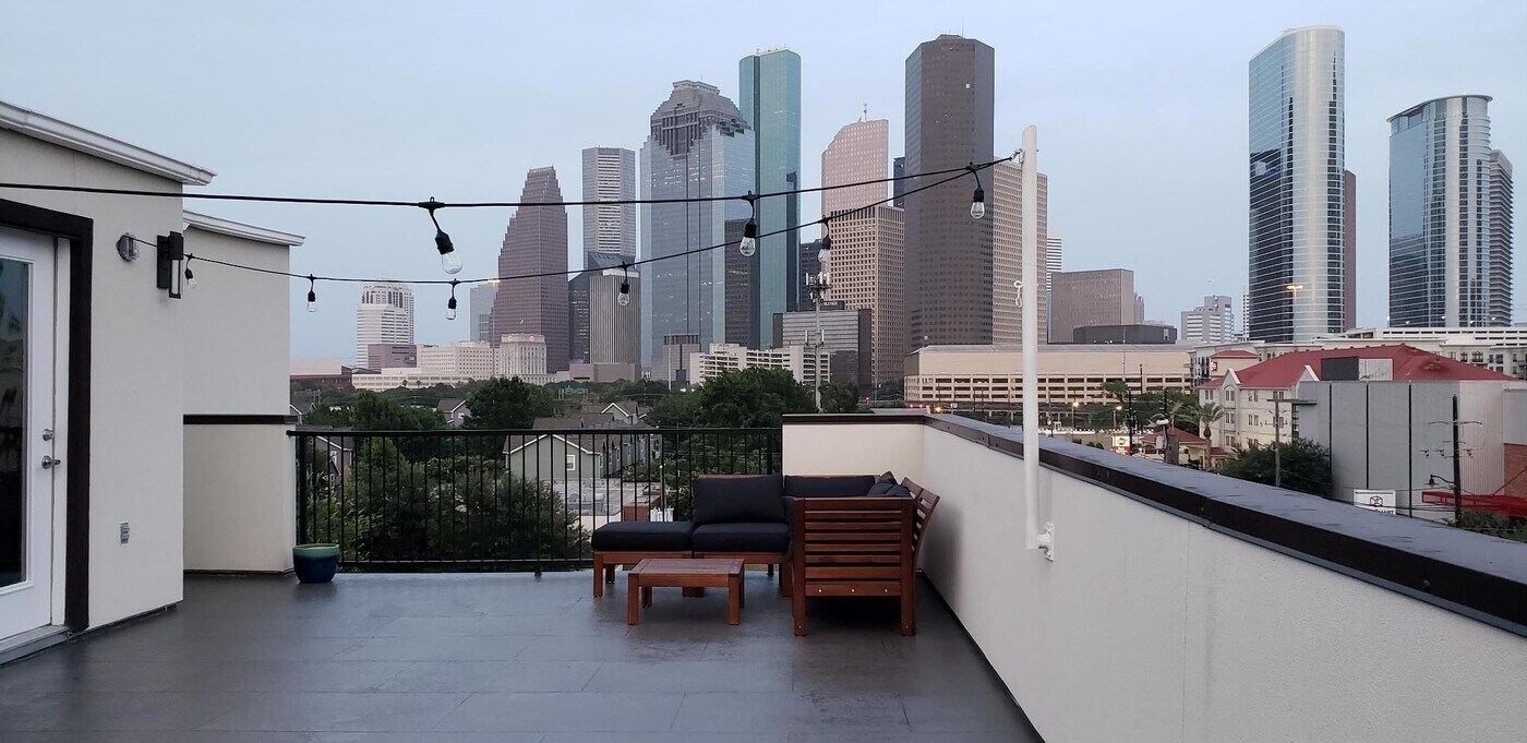 1124 W Dallas St in Houston, TX - Building Photo