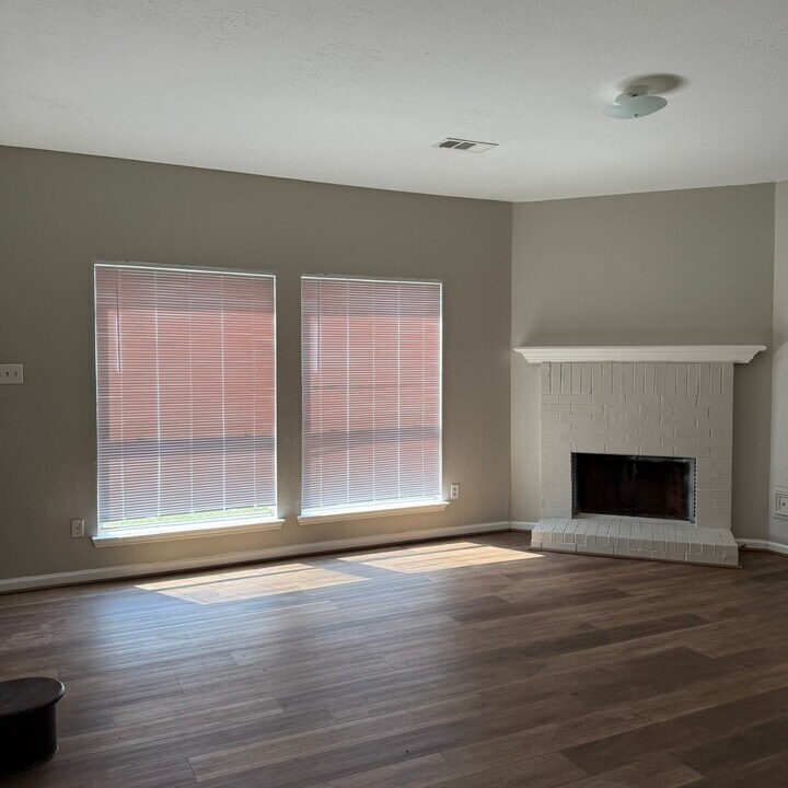 19959 Sycamore Valley Dr in Cypress, TX - Building Photo