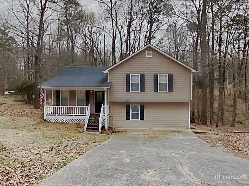 476 Hale Haven Dr in Douglasville, GA - Building Photo