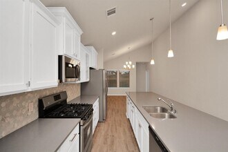 6927 Escondido Dr in Arcola, TX - Building Photo - Building Photo