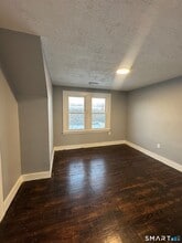 10 Lester St in West Haven, CT - Building Photo - Building Photo