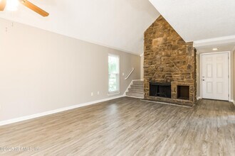 10258 Lake Pines Rd in Jacksonville, FL - Building Photo - Building Photo