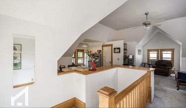 1049 Spaight St, Unit Apartment 3 in Madison, WI - Foto de edificio - Building Photo