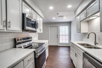 115 Peachtree Ct in Kennedale, TX - Building Photo - Building Photo