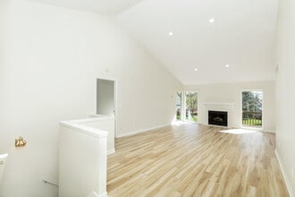 37743 Avon Ln in Farmington Hills, MI - Building Photo - Building Photo