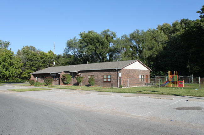 Greystone Apartments in East St. Louis, IL - Building Photo - Building Photo