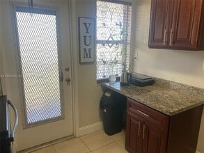 4700 Washington St in Hollywood, FL - Building Photo - Building Photo
