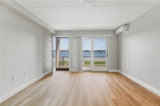 20 America in Newport, RI - Foto de edificio - Building Photo