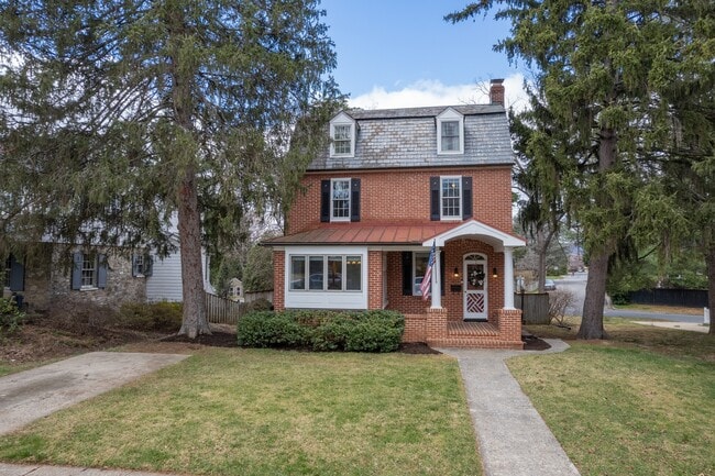 317 W College Ter in Frederick, MD - Building Photo - Building Photo