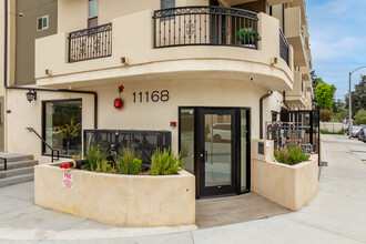 11168 Morrison St in North Hollywood, CA - Foto de edificio - Building Photo