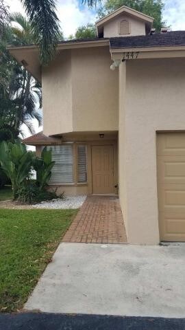 1447 Lake Mango Way in West Palm Beach, FL - Building Photo