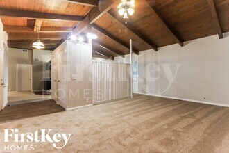 4913 Victoria Rd in Indianapolis, IN - Building Photo - Building Photo