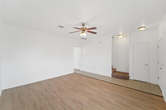 7513 Lazy Creek Dr in Austin, TX - Building Photo - Building Photo