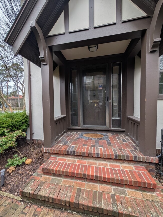 416 Yarmouth Rd in Rochester, NY - Foto de edificio - Building Photo