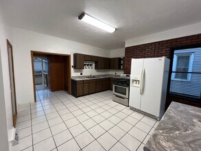 1712 13th Ave in Moline, IL - Building Photo - Building Photo