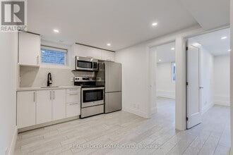 613-613 Harvie Ave in Toronto, ON - Building Photo - Building Photo